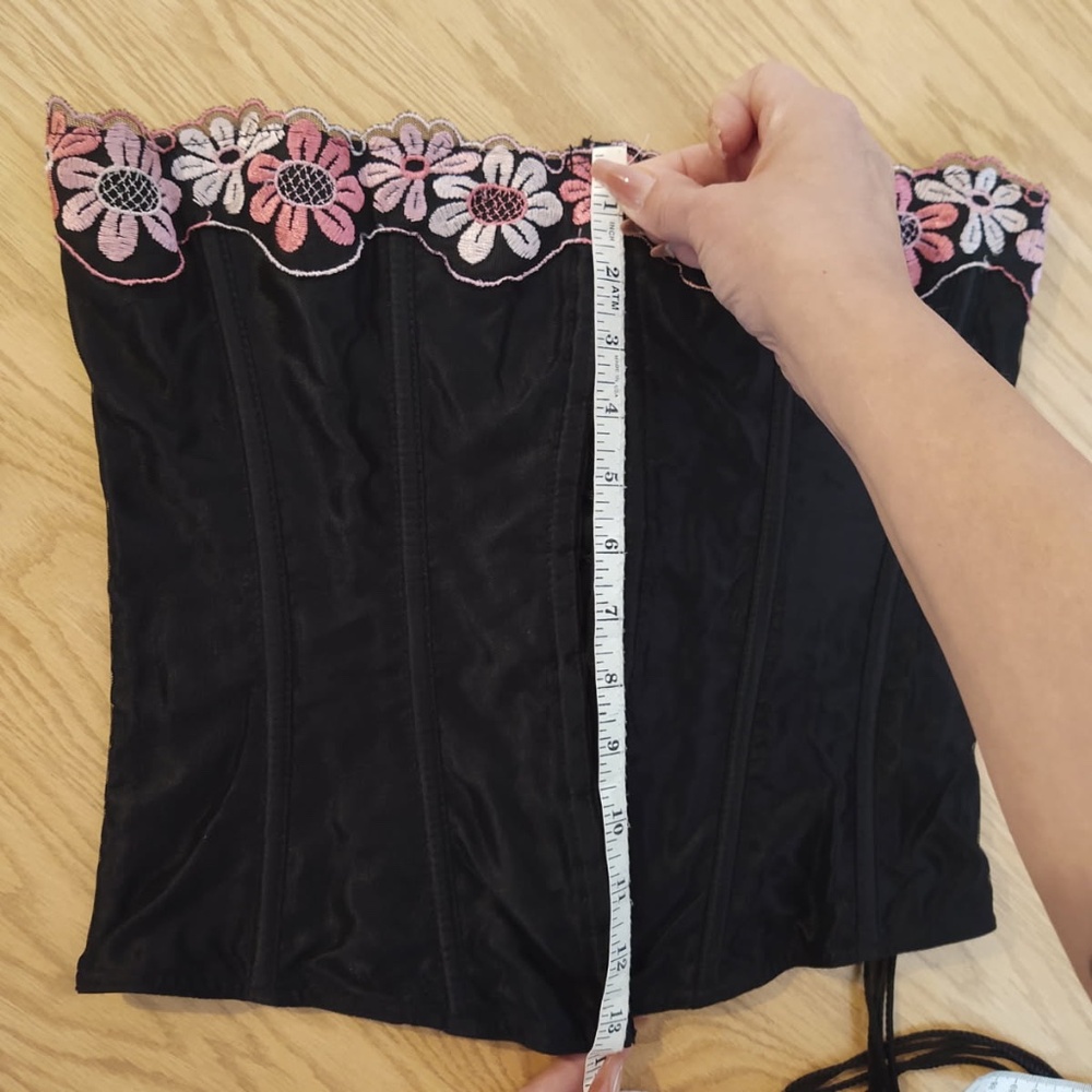 Y2K Victoria's Secret, Med, Blk Corset, Pink Floral Embroidery Detail, Lace-Up - Picture 6 of 7